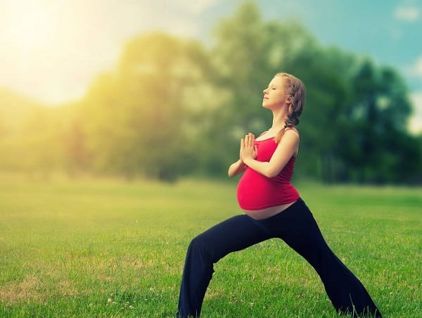 Занятия йогой и медитация снижают вероятность преждевременных родов
