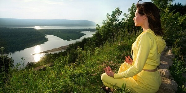 Медитация помогает справиться со стрессом